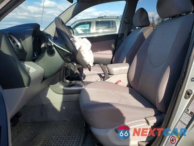 Zdjęcie 7 z 13 samochodu: 2008 TOYOTA RAV4 VIN:JTMBK33V085040797 - miniatura
