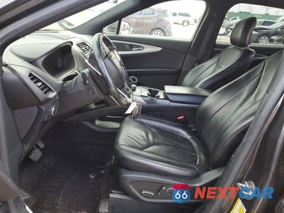 Zdjęcie 7 z 11 samochodu: 2019 LINCOLN NAUTILUS RESERVE VIN:2LMPJ8LP7KBL63075 - miniatura