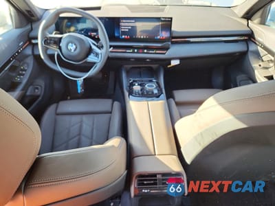 Zdjęcie 8 z 12 samochodu: 2025 BMW 530 XI VIN:WBA53FJ0XSCT29723 - miniatura