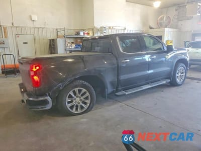 Trzecie zdjęcie samochodu z tyłu: 2022 CHEVROLET SILVERADO LTD K1500 LTZ VIN:1GCUYGEDXNZ115187 - miniatura