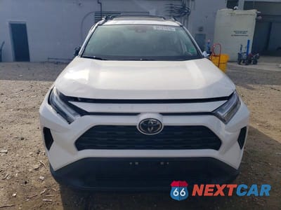 Piąte zdjęcie samochodu w środku: 2023 TOYOTA RAV4 XLE VIN:2T3W1RFV5PW281507 - miniatura
