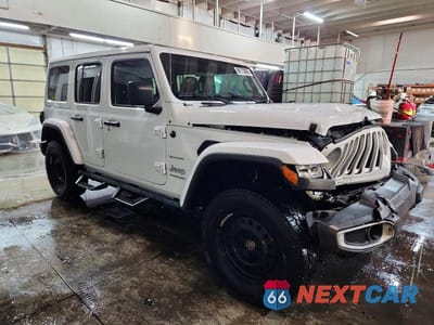 Czwarte zdjęcie samochodu z boku: 2021 JEEP WRANGLER UNLIMITED SAHARA VIN:1C4HJXEGXMW764214 - miniatura