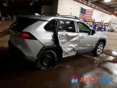 Trzecie zdjęcie samochodu z tyłu: 2021 TOYOTA RAV4 LE VIN:2T3H1RFV0MC124246 - miniatura