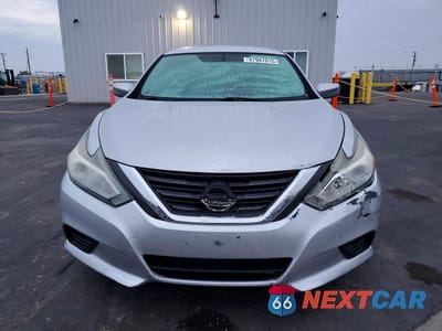 Piąte zdjęcie samochodu w środku: 2016 NISSAN ALTIMA 2.5 VIN:1N4AL3AP7GN364430 - miniatura