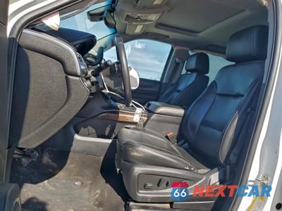 Zdjęcie 7 z 12 samochodu: 2020 CHEVROLET SUBURBAN K1500 LT VIN:1GNSKHKC8LR157744 - miniatura