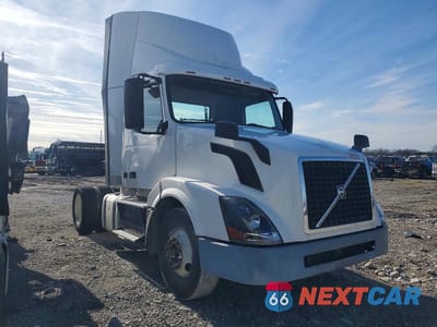 2016 VOLVO VNL SEMI TRUCK 4V4N39TGXGN965623 - główne zdjęcie licytacji z USA - miniatura