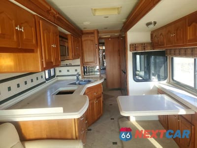 Zdjęcie 6 z 10 samochodu: 2007 FREIGHTLINER CHASSIS X LINE MOTOR HOME VIN:4UZACHCY57CY07842 - miniatura