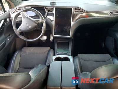 Zdjęcie 8 z 12 samochodu: 2017 TESLA MODEL X VIN:5YJXCBE27HF051438 - miniatura