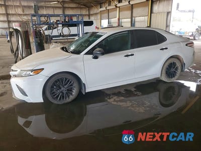2020 TOYOTA CAMRY SE 4T1G11AK2LU328420 - główne zdjęcie licytacji z USA - miniatura