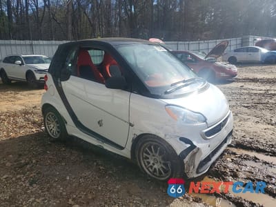 Czwarte zdjęcie samochodu z boku: 2013 SMART FORTWO PURE VIN:WMEEJ3BA6DK595233 - miniatura