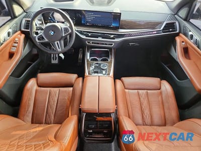 Zdjęcie 8 z 13 samochodu: 2025 BMW X7 M60I VIN:5UX33EM02S9X10235 - miniatura