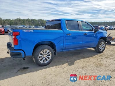 Trzecie zdjęcie samochodu z tyłu: 2022 CHEVROLET SILVERADO K1500 CUSTOM VIN:3GCPDBEK1NG635675 - miniatura