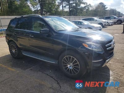 Czwarte zdjęcie samochodu z boku: 2016 MERCEDES-BENZ GLE 350 4MATIC VIN:4JGDA5HB9GA699291 - miniatura