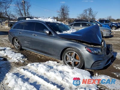 Czwarte zdjęcie samochodu z boku: 2017 MERCEDES-BENZ E 400 4MATIC VIN:WDDZH6GB3HA146771 - miniatura