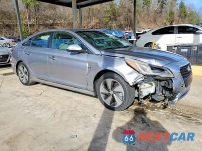 Czwarte zdjęcie samochodu z boku: 2016 HYUNDAI SONATA HYBRID VIN:KMHE34L18GA014429 - miniatura