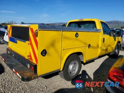 Trzecie zdjęcie samochodu z tyłu: 2016 FORD F250 SUPER DUTY UTILITY / SERVICE TRUCK VIN:1FDBF2A6XGEC06330 - miniatura