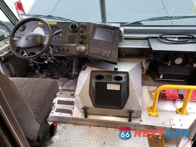 Zdjęcie 8 z 13 samochodu: 2019 FORD F-59 - STEP VAN *** CLEAN TITLE * PRIOR FLEET *** VIN:1FC3E4K67KDC48782 - miniatura