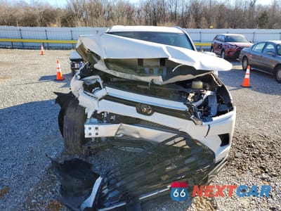 Piąte zdjęcie samochodu w środku: 2024 TOYOTA GRAND HIGHLANDER XLE VIN:5TDAAAB55RS050757 - miniatura