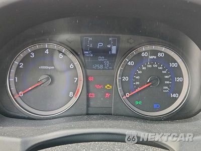 Zdjęcie 9 z 12 samochodu: 2015 HYUNDAI ACCENT VIN:KMHCT4AEXFU925422 - miniatura