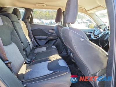 Zdjęcie 11 z 14 samochodu: 2014 JEEP CHEROKEE LATITUDE VIN:1C4PJMCS3EW183950 - miniatura