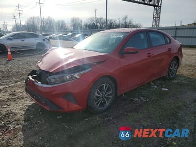 2023 KIA FORTE LXS 3KPF24AD3PE639732 - główne zdjęcie licytacji z USA - miniatura