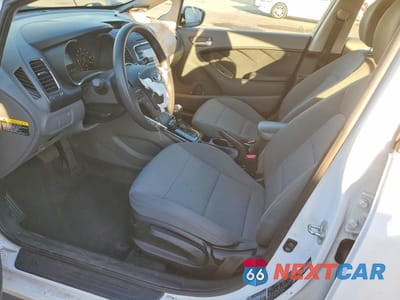 Zdjęcie 7 z 13 samochodu: 2018 KIA FORTE LX VIN:3KPFK4A7XJE235800 - miniatura
