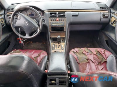 Zdjęcie 8 z 12 samochodu: 2001 MERCEDES-BENZ E 55 AMG VIN:WDBJF74J01B226140 - miniatura