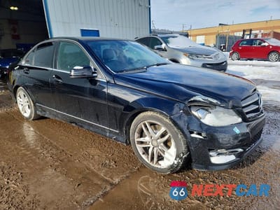 Czwarte zdjęcie samochodu z boku: 2014 MERCEDES-BENZ C 300 4MATIC VIN:WDDGF8AB7EA949788 - miniatura