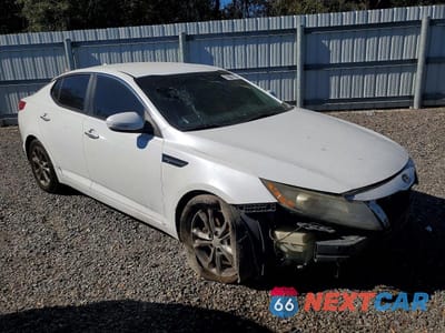 Czwarte zdjęcie samochodu z boku: 2013 KIA OPTIMA LX VIN:5XXGM4A70DG194619 - miniatura