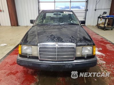 Piąte zdjęcie samochodu w środku: 1990 MERCEDES-BENZ 300 CE VIN:WDBEA51E0LB264868 - miniatura