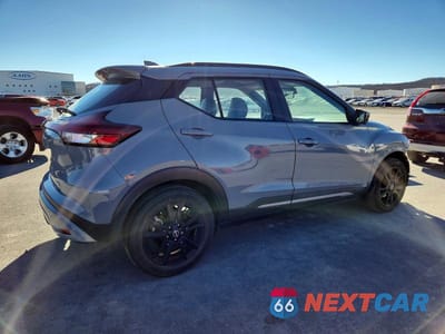 Trzecie zdjęcie samochodu z tyłu: 2022 NISSAN KICKS SR VIN:3N1CP5DV8NL517295 - miniatura