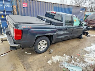 Trzecie zdjęcie samochodu z tyłu: 2017 CHEVROLET SILVERADO K1500 LT VIN:1GCVKREH1HZ196136 - miniatura