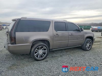 Trzecie zdjęcie samochodu z tyłu: 2013 CADILLAC ESCALADE ESV PREMIUM VIN:1GYS3JEF8DR172260 - miniatura