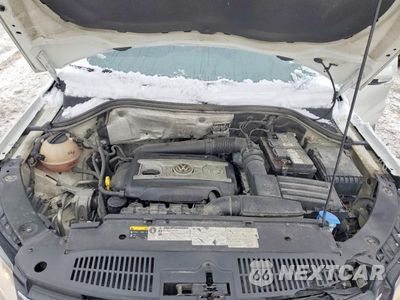Zdjęcie 11 z 12 samochodu: 2015 VOLKSWAGEN TIGUAN S VIN:WVGBV7AX8FW602774 - miniatura