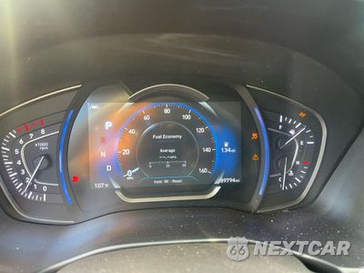 Zdjęcie 8 z 10 samochodu: 2019 HYUNDAI SANTA FE SEL VIN:5NMS33AD3KH021706 - miniatura