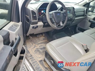 Zdjęcie 8 z 12 samochodu: 2018 FORD F450 SUPER DUTY VIN:1FDUF4GT2JEC41632 - miniatura