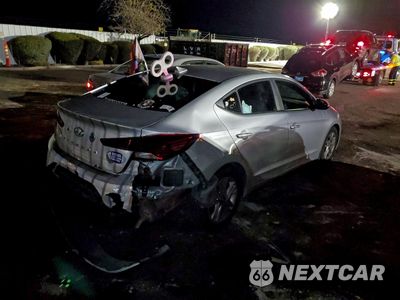 Trzecie zdjęcie samochodu z tyłu: 2019 HYUNDAI ELANTRA SEL VIN:KMHD84LF9KU886098 - miniatura