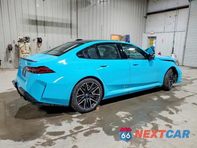 Trzecie zdjęcie samochodu z tyłu: 2026 BMW M5 VIN:WBS83FK01TCW05540 - miniatura