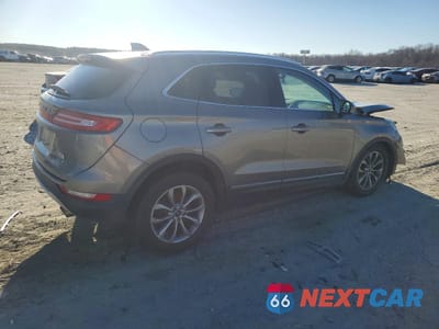 Trzecie zdjęcie samochodu z tyłu: 2017 LINCOLN MKC SELECT VIN:5LMCJ2C95HUL50348 - miniatura