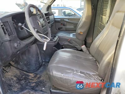 Zdjęcie 7 z 13 samochodu: 2011 CHEVROLET EXPRESS 2500 UTILITY / SERVICE VAN VIN:1GCWGFCA0B1127602 - miniatura