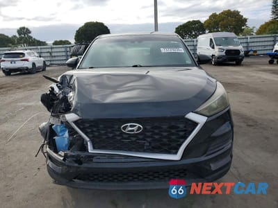 Piąte zdjęcie samochodu w środku: 2019 HYUNDAI TUCSON SE VIN:KM8J23A46KU021301 - miniatura