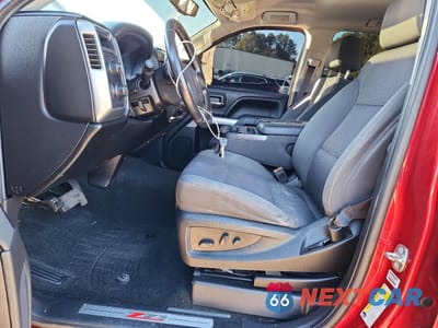 Zdjęcie 7 z 13 samochodu: 2018 CHEVROLET SILVERADO K1500 LT VIN:3GCUKREC9JG430206 - miniatura