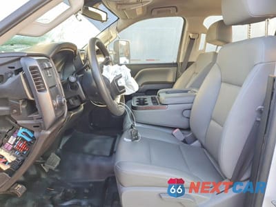 Zdjęcie 7 z 12 samochodu: 2017 GMC SIERRA FLATBED TRUCK VIN:1GD41VCG1HF219414 - miniatura