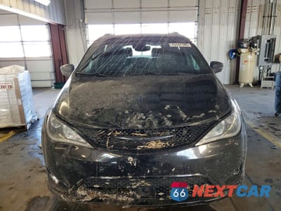 Piąte zdjęcie samochodu w środku: 2019 CHRYSLER PACIFICA LIMITED VIN:2C4RC1GG9KR628834 - miniatura