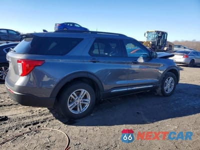 Trzecie zdjęcie samochodu z tyłu: 2021 FORD EXPLORER XLT VIN:1FMSK8DH5MGC32085 - miniatura