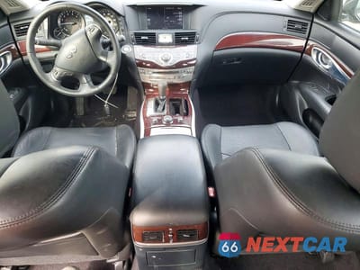 Zdjęcie 8 z 12 samochodu: 2018 INFINITI Q70L 3.7 LUXE VIN:JN1BY1PR7JM370323 - miniatura