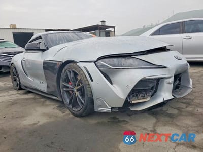 Czwarte zdjęcie samochodu z boku: 2022 TOYOTA SUPRA BASE VIN:WZ1DB0C00NW053746 - miniatura