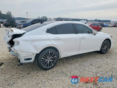 Trzecie zdjęcie samochodu z tyłu: 2025 LEXUS ES 350 BASE VIN:58ADZ1B14SU205615 - miniatura