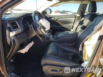 Zdjęcie 7 z 12 samochodu: 2018 TOYOTA HIGHLANDER SE VIN:5TDKZRFH8JS244185 - miniatura