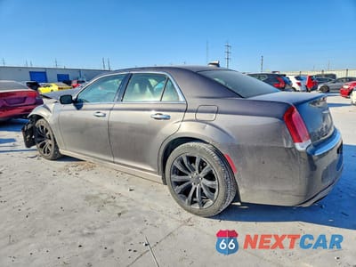Drugie zdjęcie samochodu z przodu: 2019 CHRYSLER 300 LIMITED VIN:2C3CCAEG5KH528653 - miniatura